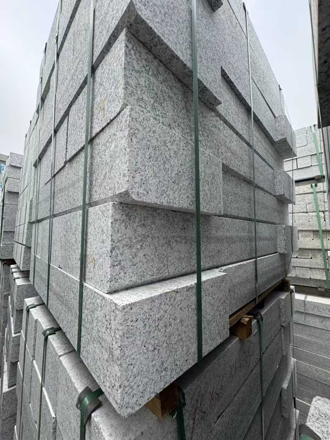 黑河芝麻白路牙石 马路牙子