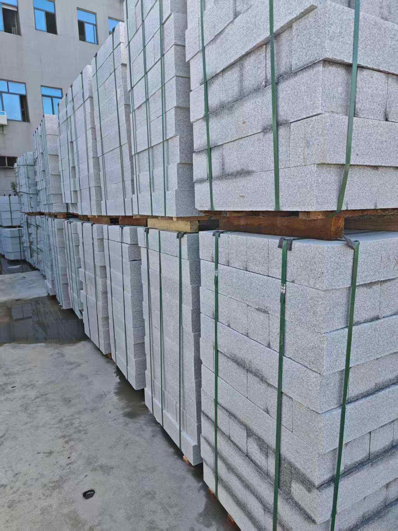 黑河芝麻白路牙石，路侧石